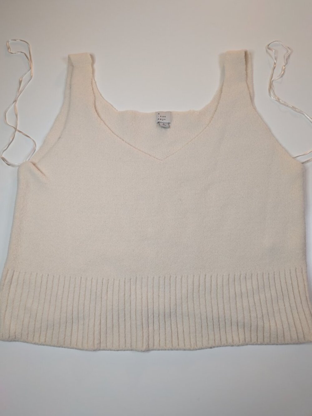 A New Day Women’s Large Cream Ivory Soft Knit Sweater Tank Top V-Neck